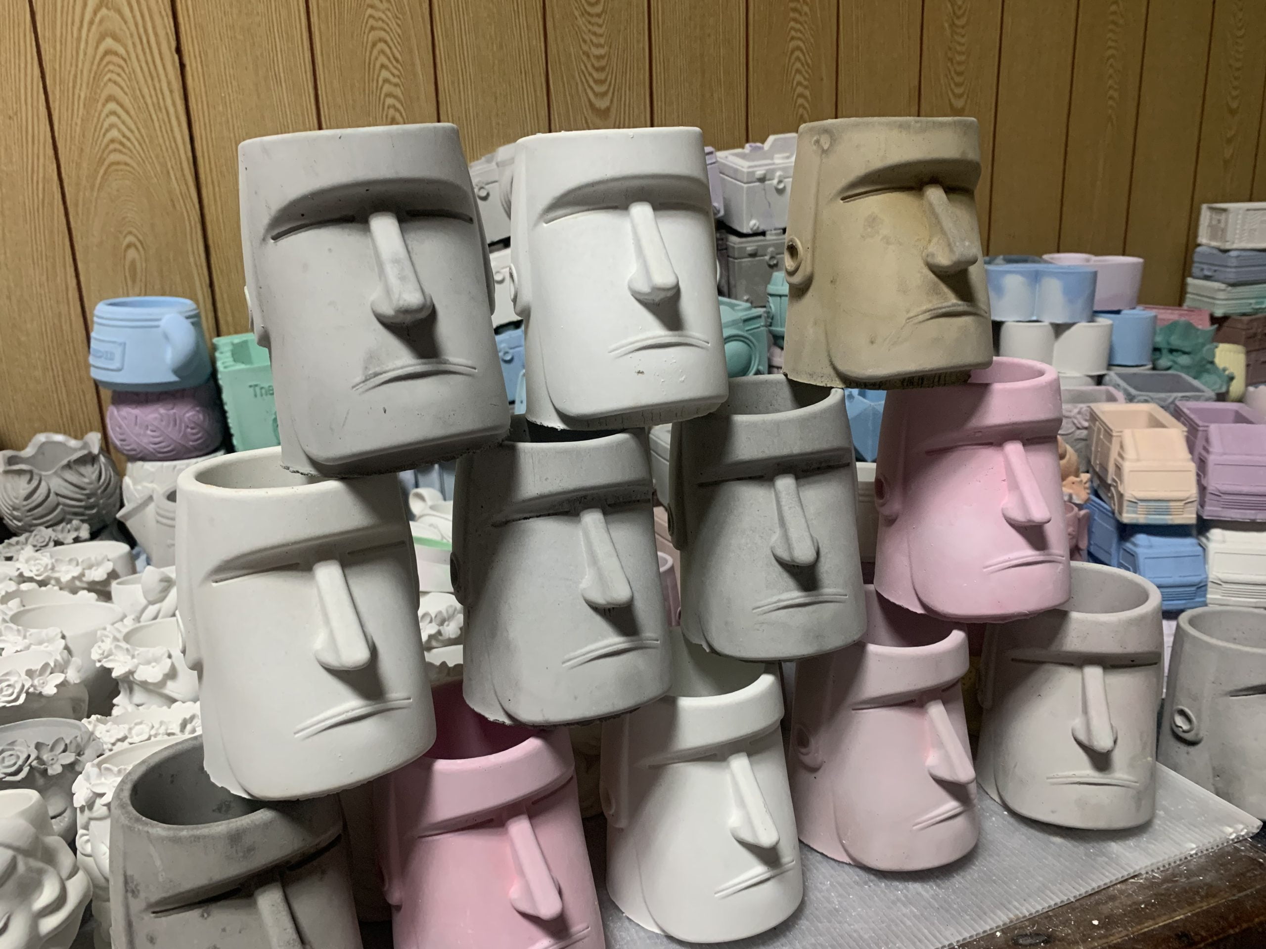 摩艾水泥盆